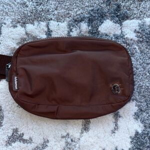 Lululemon Belt Bag (brown)